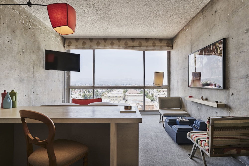 Room, 1 King Bed (Hollywood Hills View King)