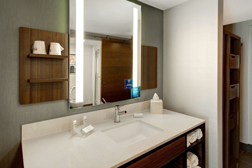 Junior Suite, 2 Queen Beds - Photo 12