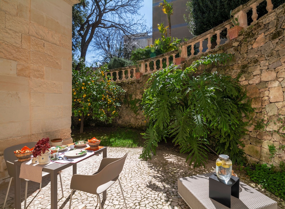 Superior Double Room, Garden View photo 3