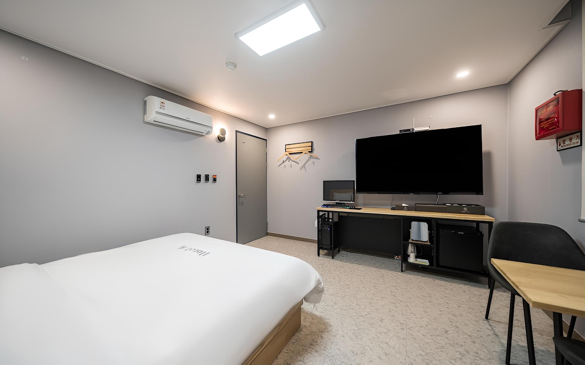 Room (Standard B (Netflix available styler )