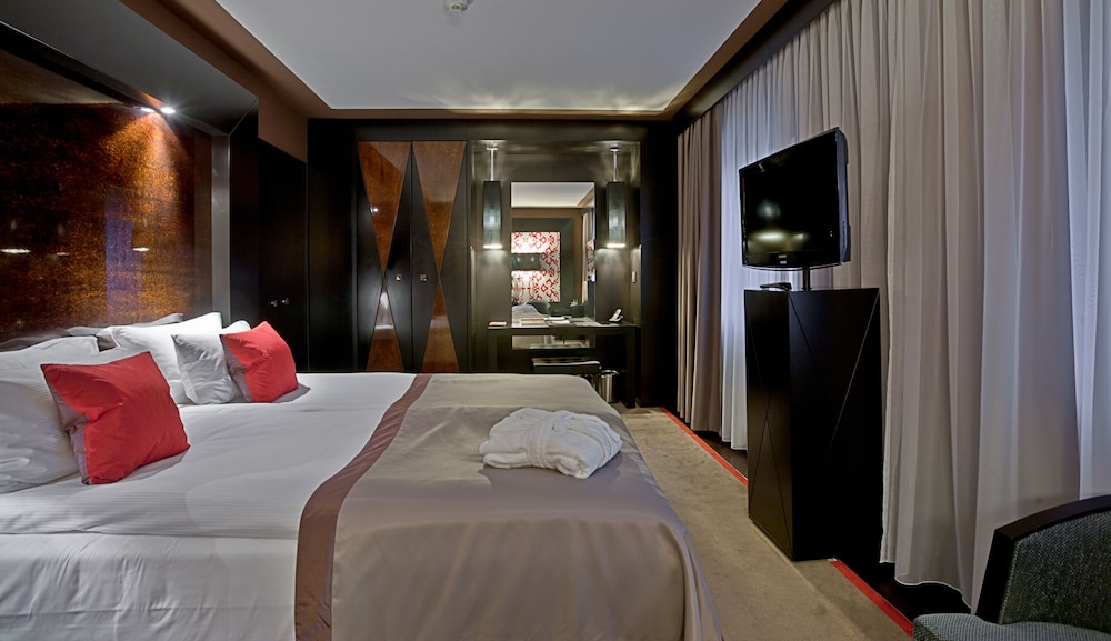 Deluxe Room - Photo 8