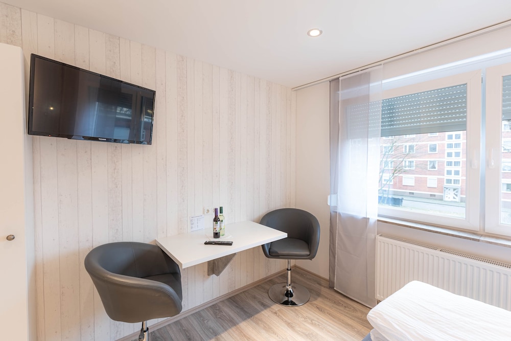 Apartment, Private Bathroom, Garden View (Zimmer 202) - Photo 7