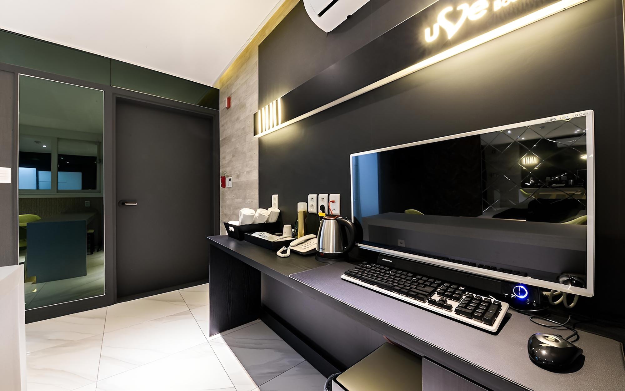 Room (Deluxe room) - Photo 29
