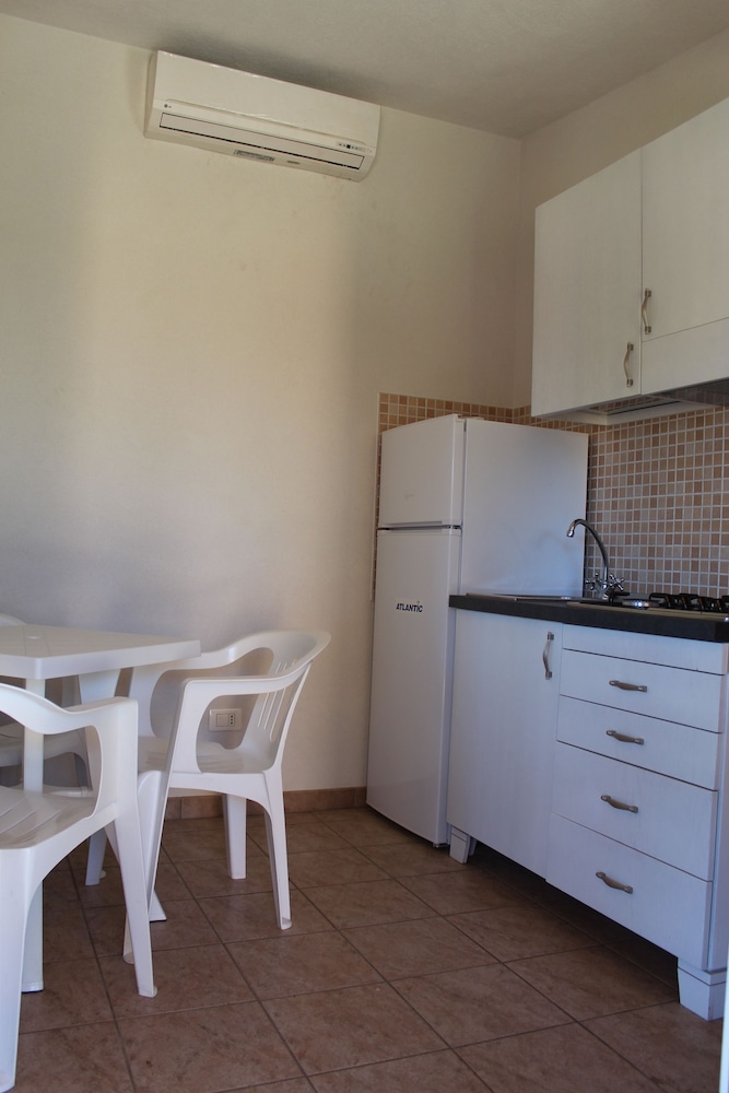 Basic Mobile Home, City View photo 3