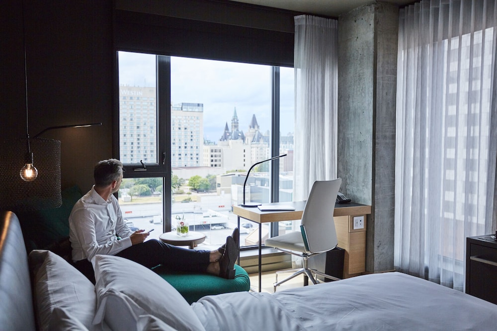 Premium Room, 1 King Bed, City View, Corner thumbnail 5