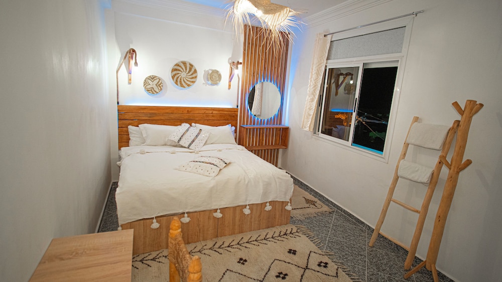 Basic Double or Twin Room, Balcony, Ocean View photo 1
