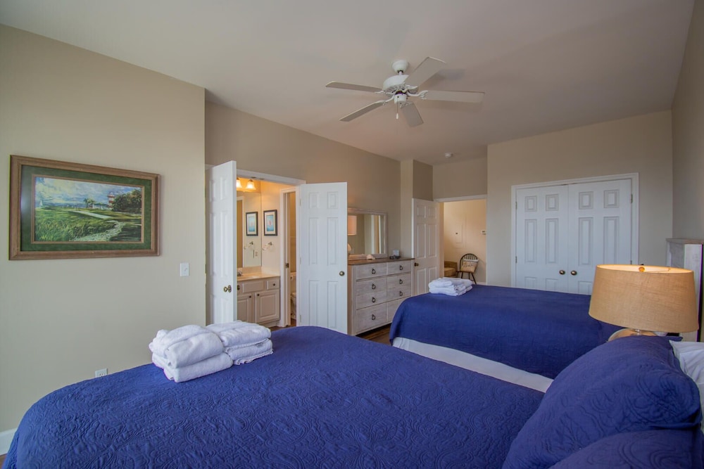 House, Multiple Beds, Balcony (15 Quarterdeck Lane) photo 3
