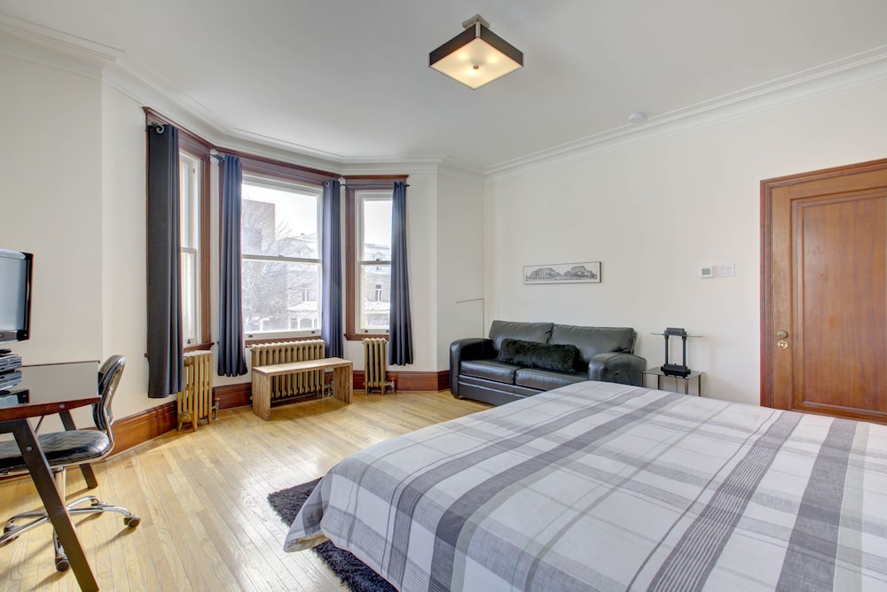 Exclusive Suite, 1 King Bed with Sofa bed (No 1) photo 3