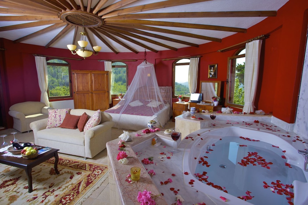 Honeymoon Double Room photo 3
