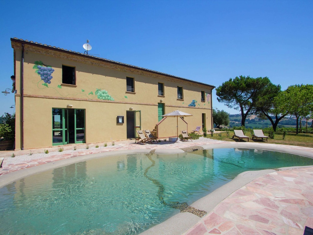 Villa photo 1