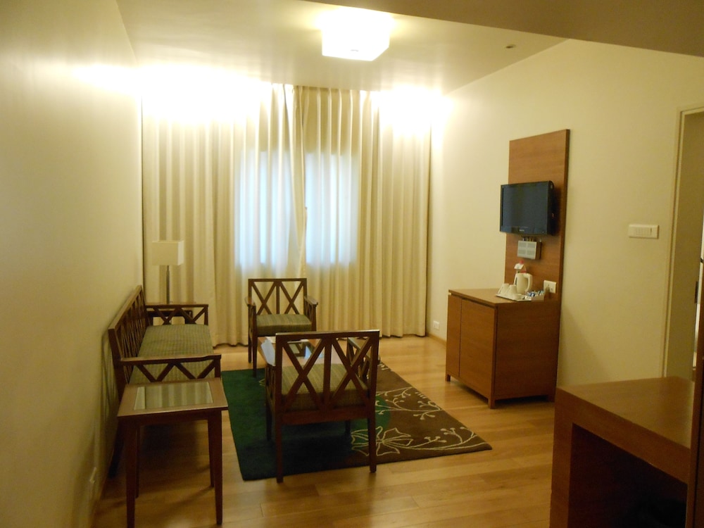 Suite - Photo 5