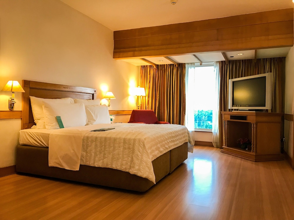 Room, 2 Twin Beds, Garden View - Photo 5