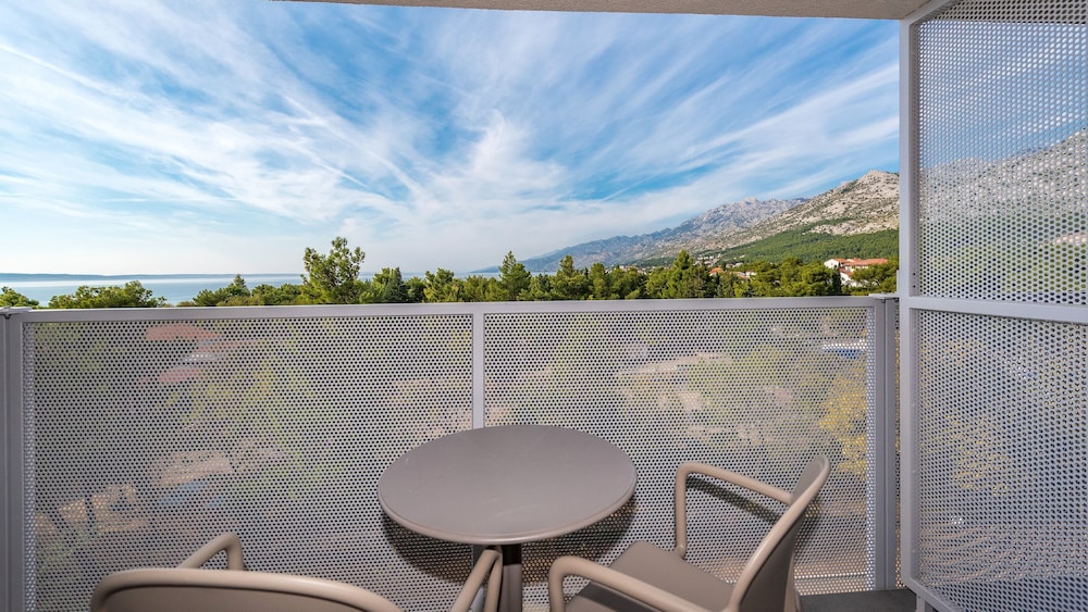 Standard Double Room, Partial Sea View photo 3