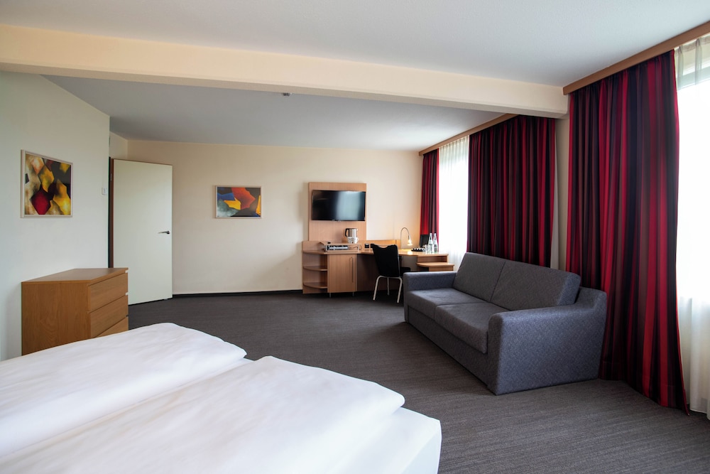 Family Room, 1 Queen Bed (with Sofabed)
