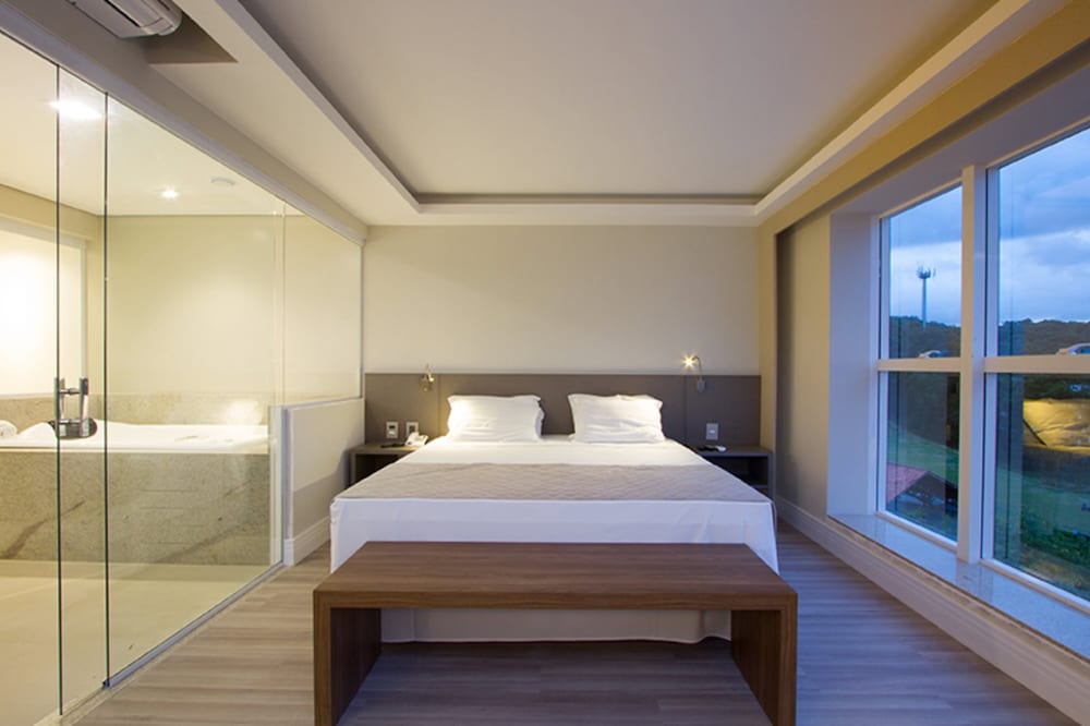 Superior Suite, 1 King Bed, Hot Tub photo 2