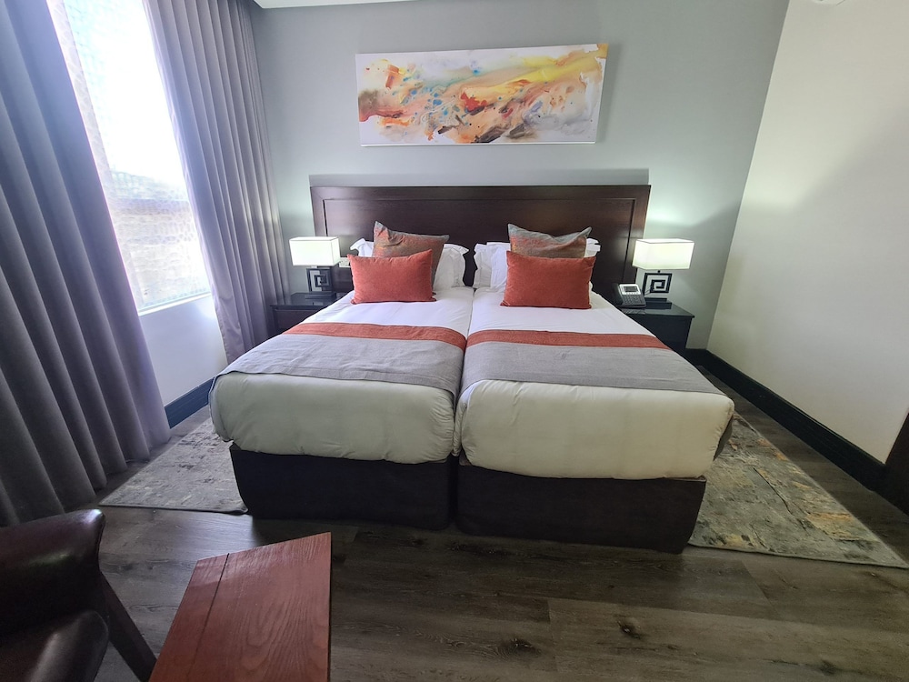 Standard Twin Room - Photo 3