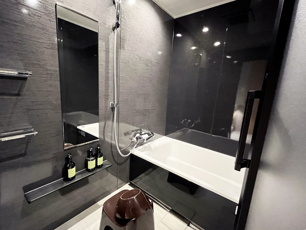 Premium Double or Twin Room - Photo 3