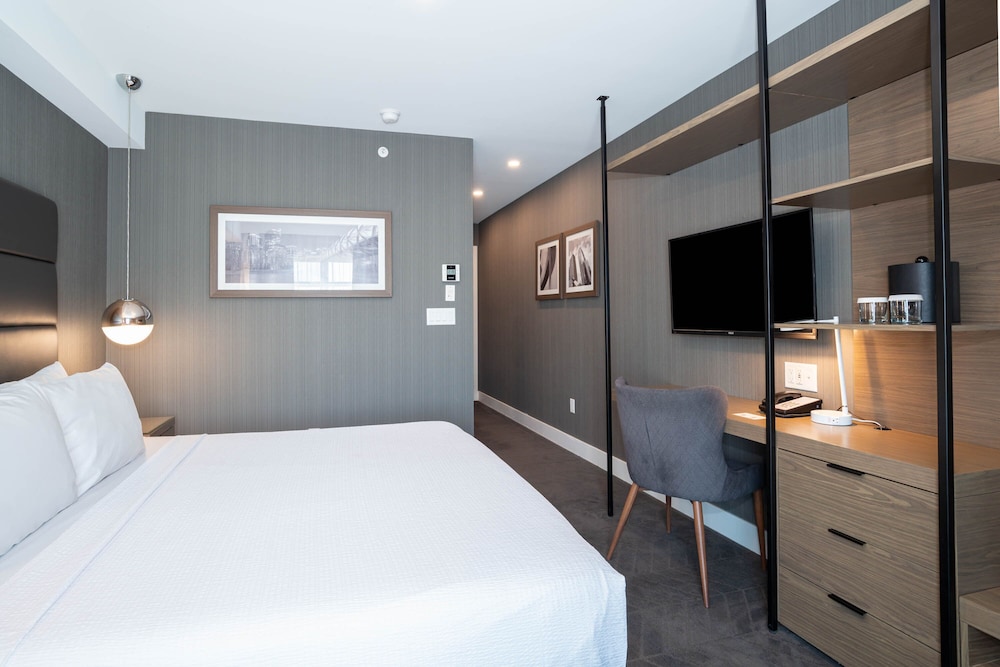 Signature Room, 1 King Bed