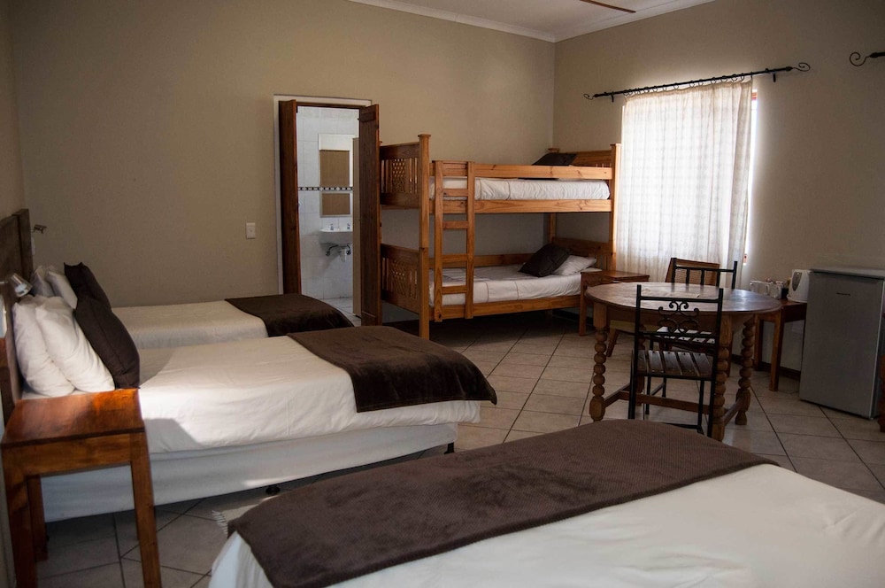 Deluxe Family Suite photo 1