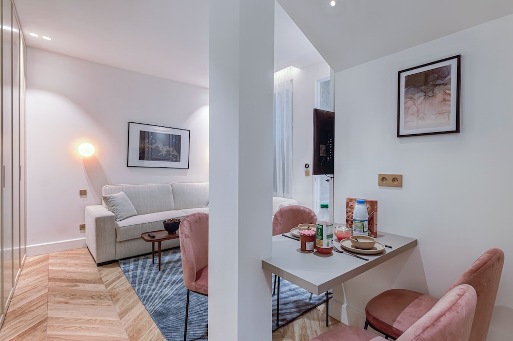 Superior Apartment