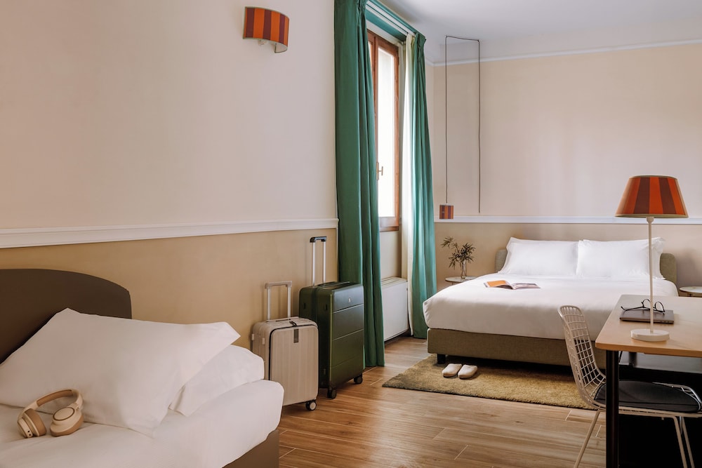 Superior Room, 1 King Bed With Sofa Bed, No View photo 1