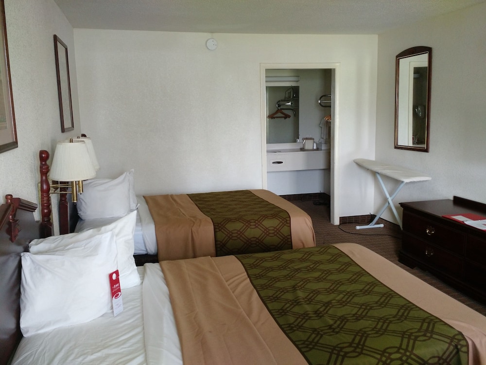 Standard Room, 2 Double Beds, Non Smoking - Photo 4