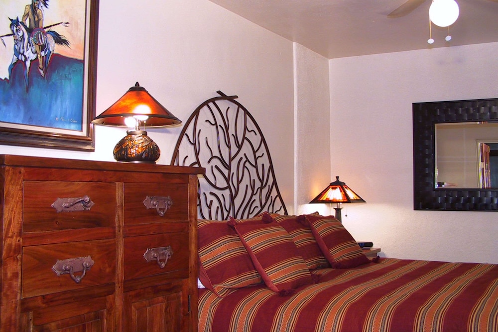 Room, 1 King Bed, Non Smoking, Hot Tub