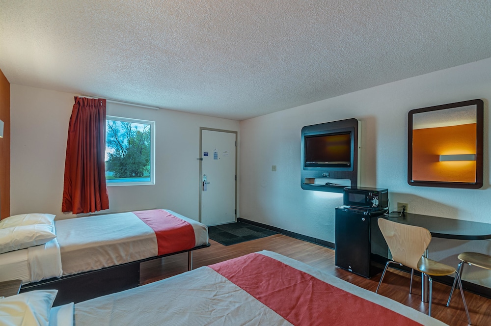 Standard Room, 2 Double Beds, Non Smoking, Refrigerator & Microwave - Photo 2
