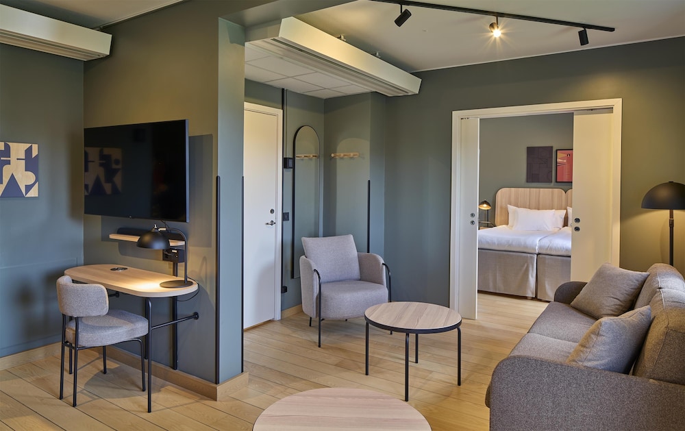 Suite (Master) - Photo 2