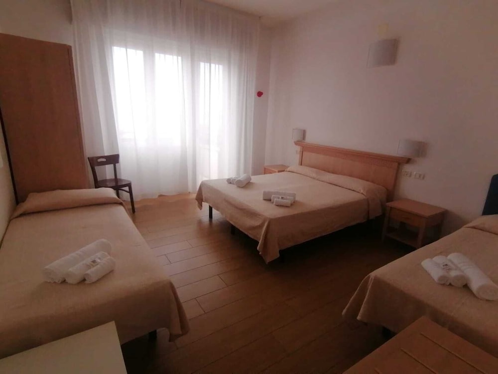 Family Quadruple Room, Sea View photo 3