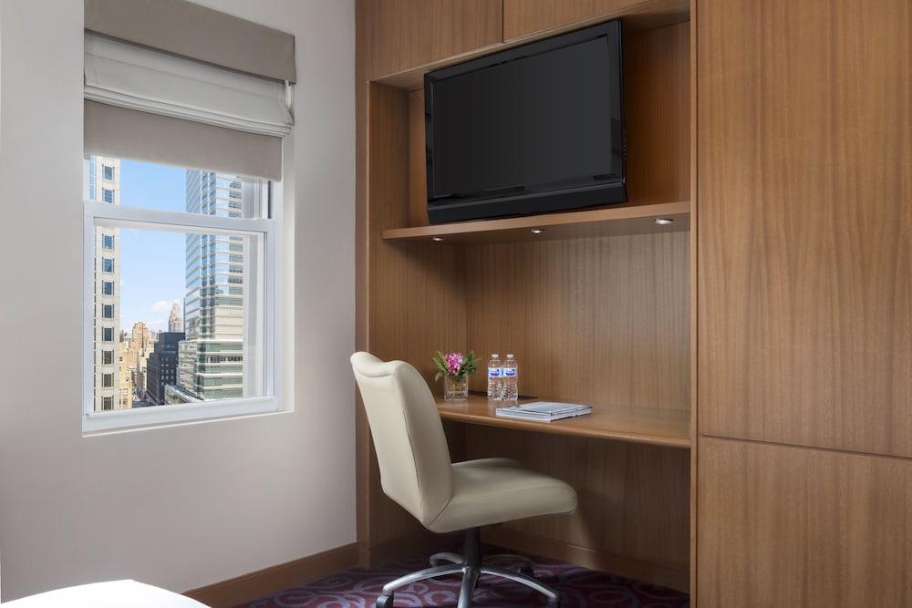 Standard Room thumbnail 6