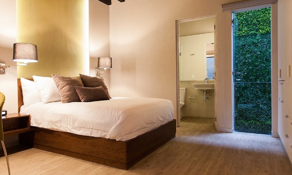 Standard Double Room, 1 Queen Bed photo 2