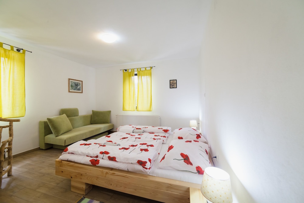 Deluxe Double Room - Photo 9