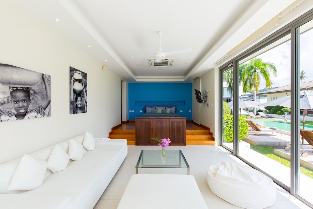 Luxury Villa photo 3