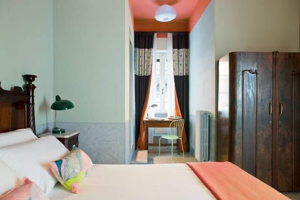 Classic Double Room, Multiple Beds, Ensuite, Courtyard View photo 2