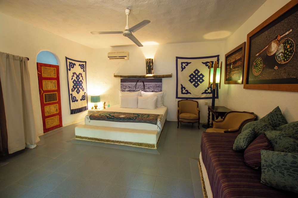 Standard Room, Multiple Beds, Garden View