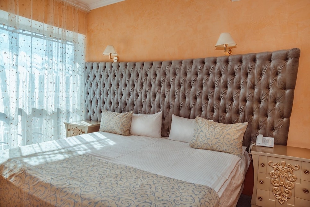 Luxury Suite photo 2