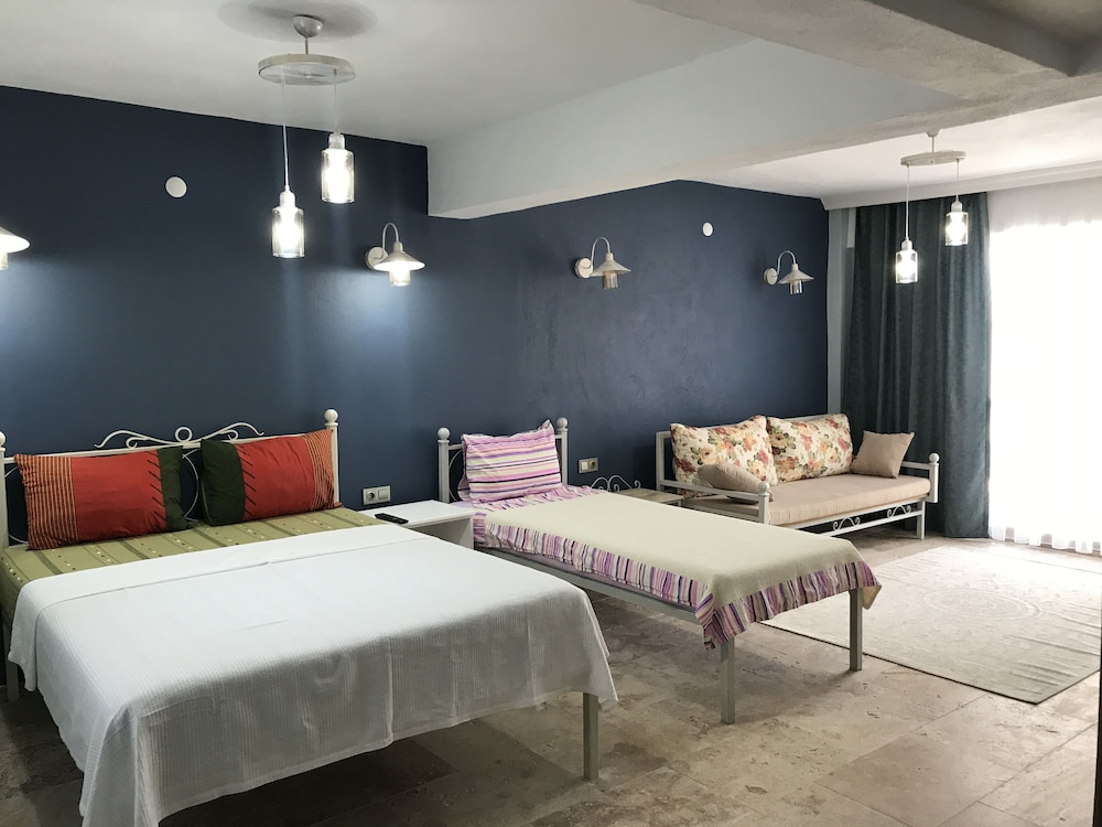 Deluxe Triple Room, Patio, Ground Floor photo 1