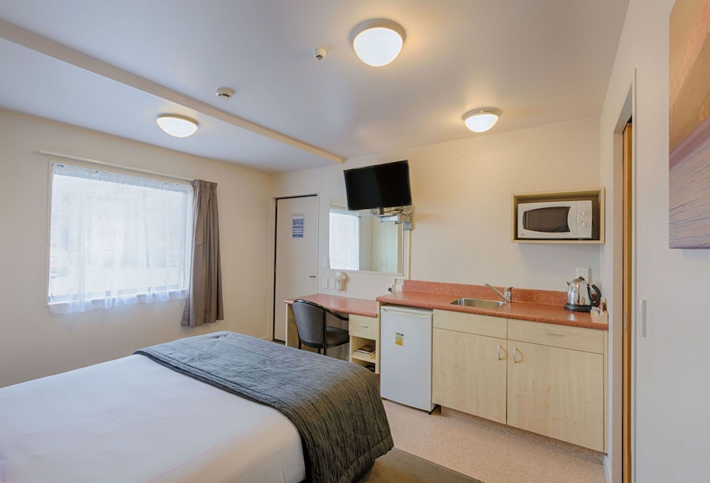 Superior Twin Room, Multiple Beds photo 2