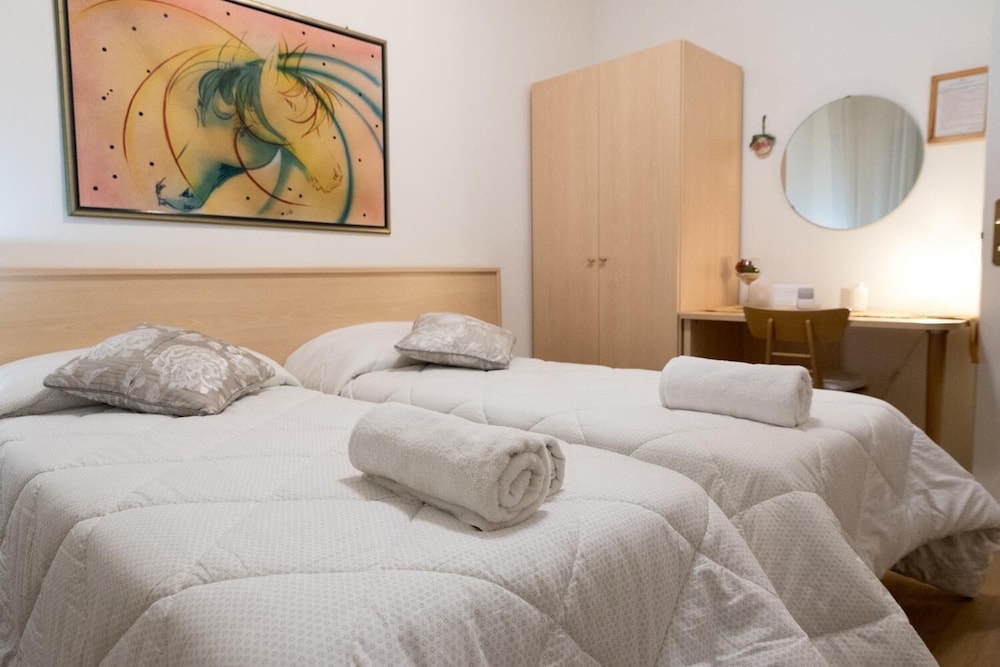 Traditional Double or Twin Room, Mountain View photo 2