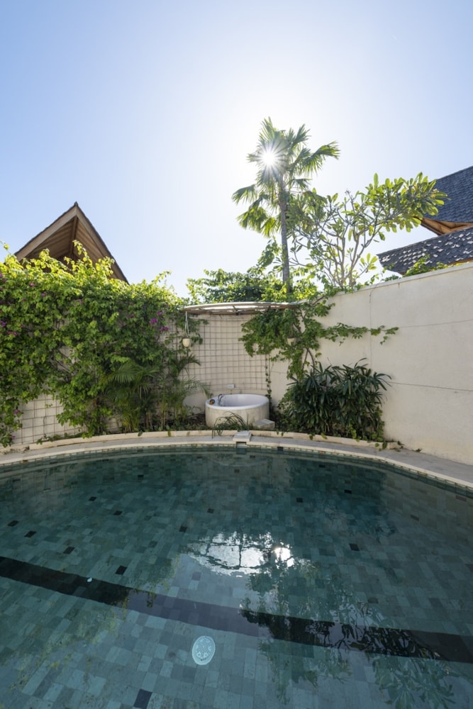 Smart 1 Bedroom Villa with Private Pool & Hot Tub - Photo 18
