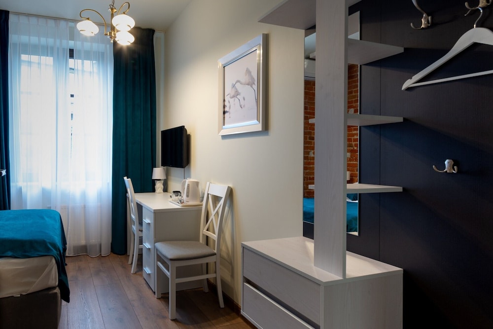 Comfort Room, City View