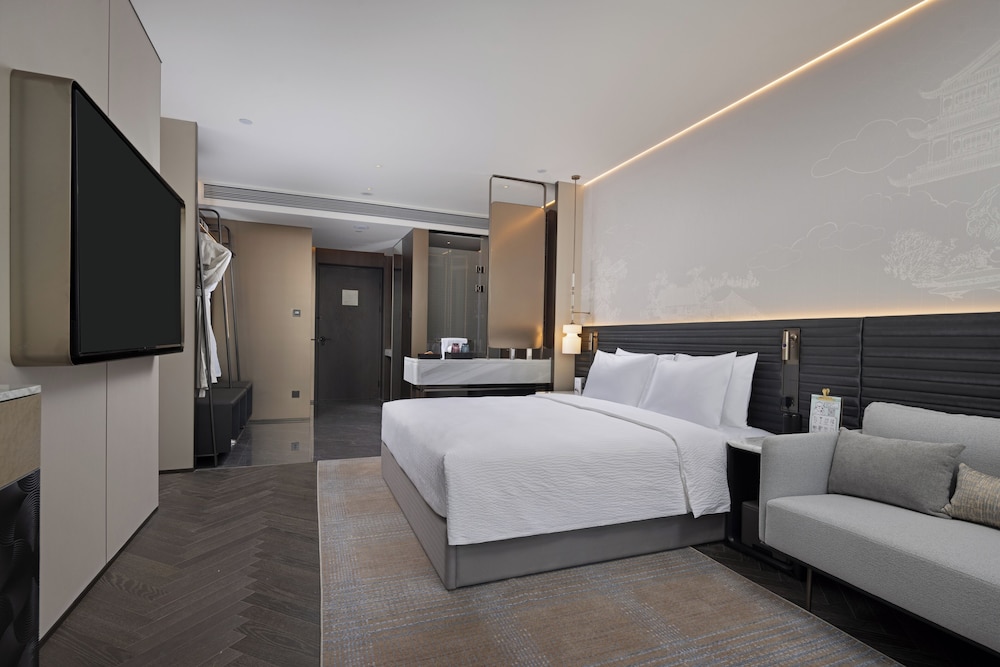 Zhengyang Gate Hutong View King Room