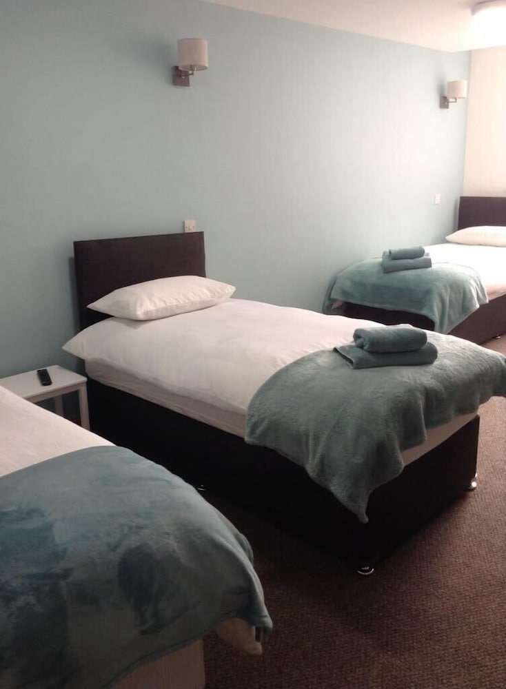 Standard Quadruple Room, Multiple Beds, Non Smoking photo 2