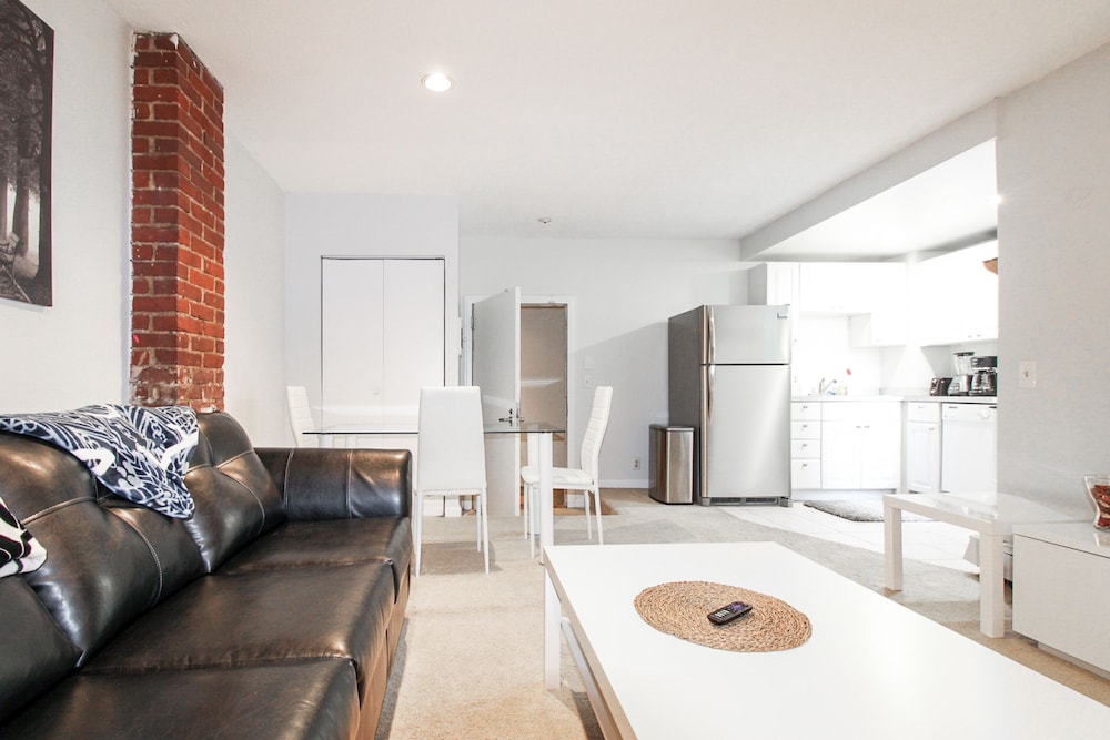 Basic Apartment photo 2
