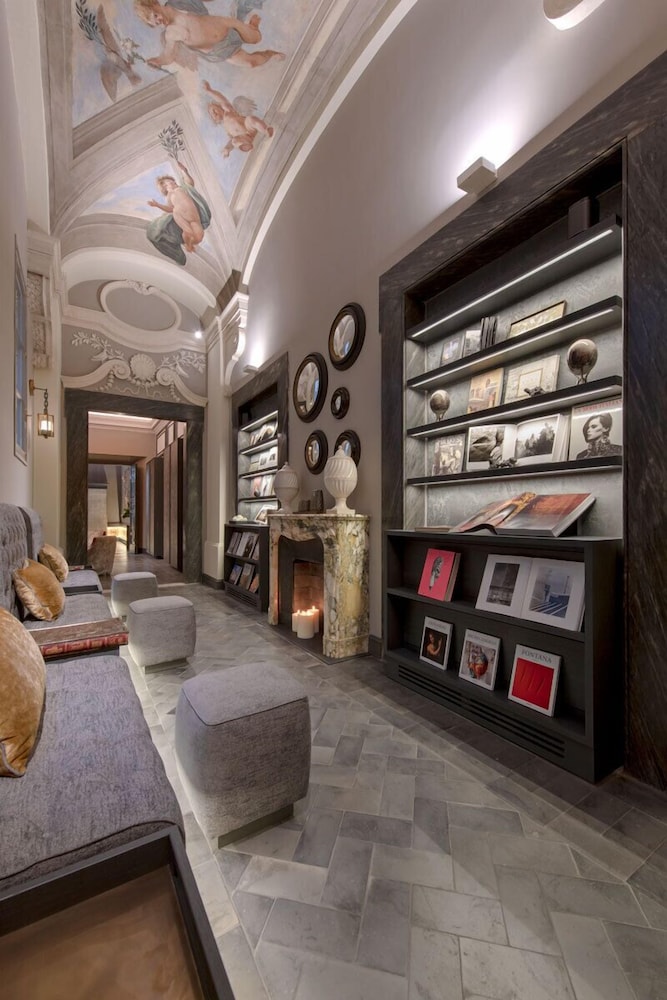 Premium Condo, Annex Building thumbnail 5