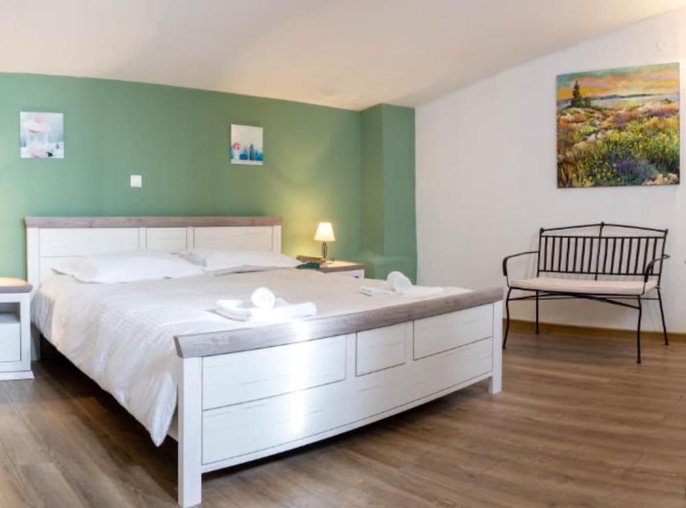 Villa (Three Bedroom Villa With Sea View)