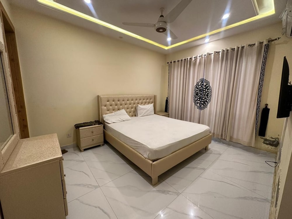 Deluxe Double or Twin Room - Photo 2