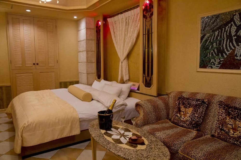 Basic Double Room, 1 Queen Bed, Smoking