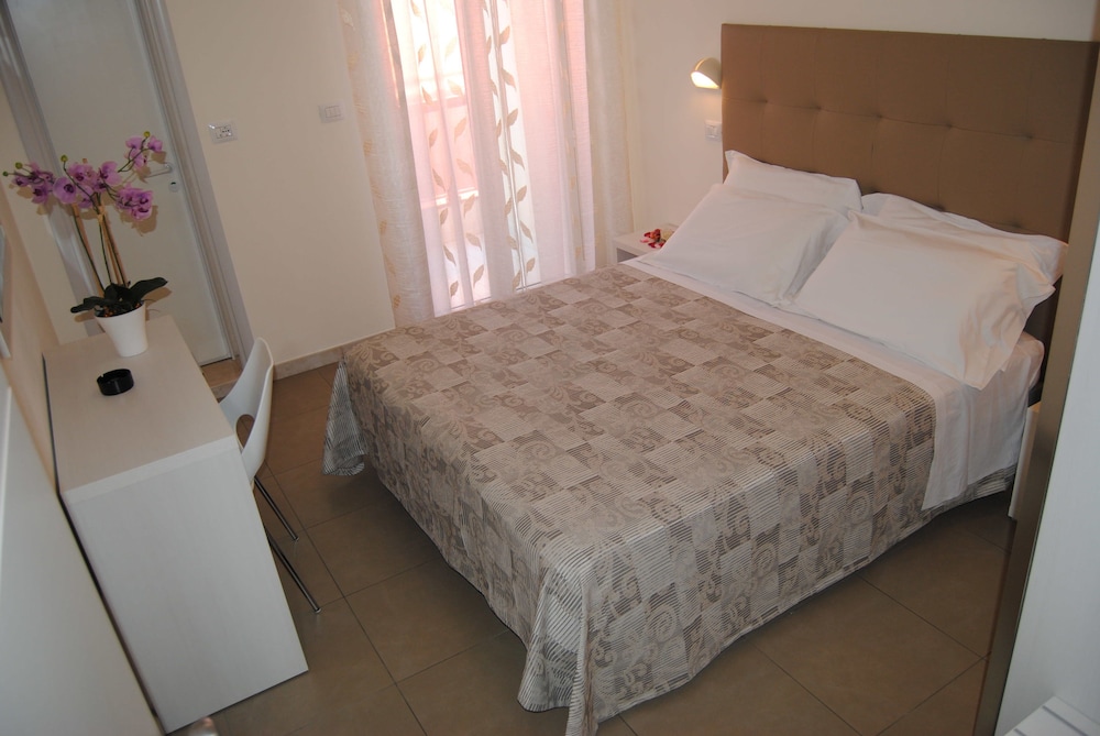 Triple Room - Photo 6